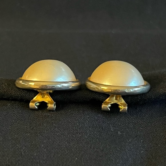 Vintage Liz Claiborne Earrings - Picture 9 of 11